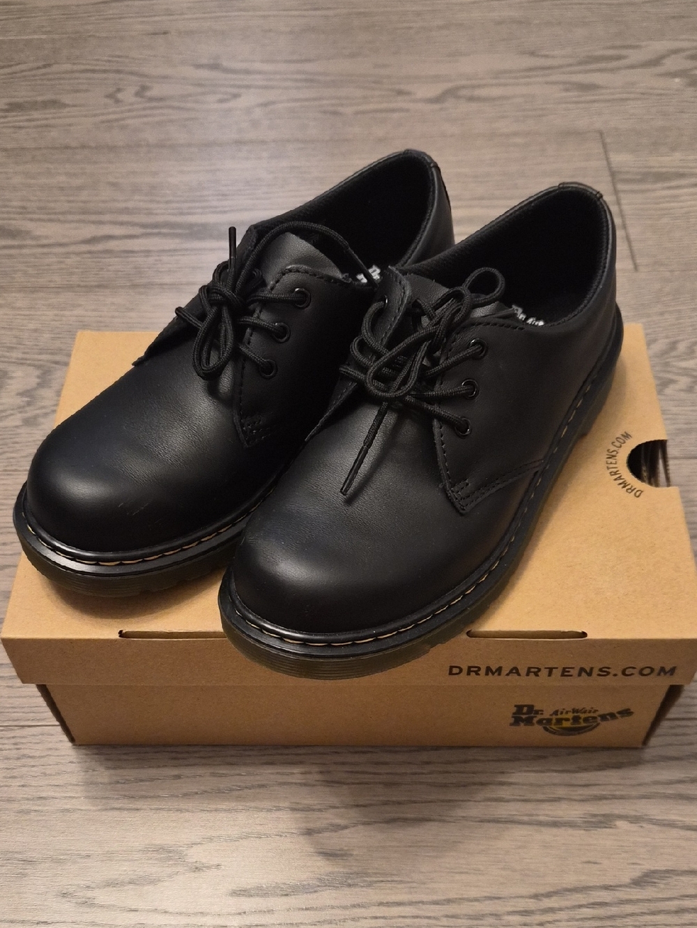Dr. Martens Black 3-Eye Derby Shoes Youth Size 5